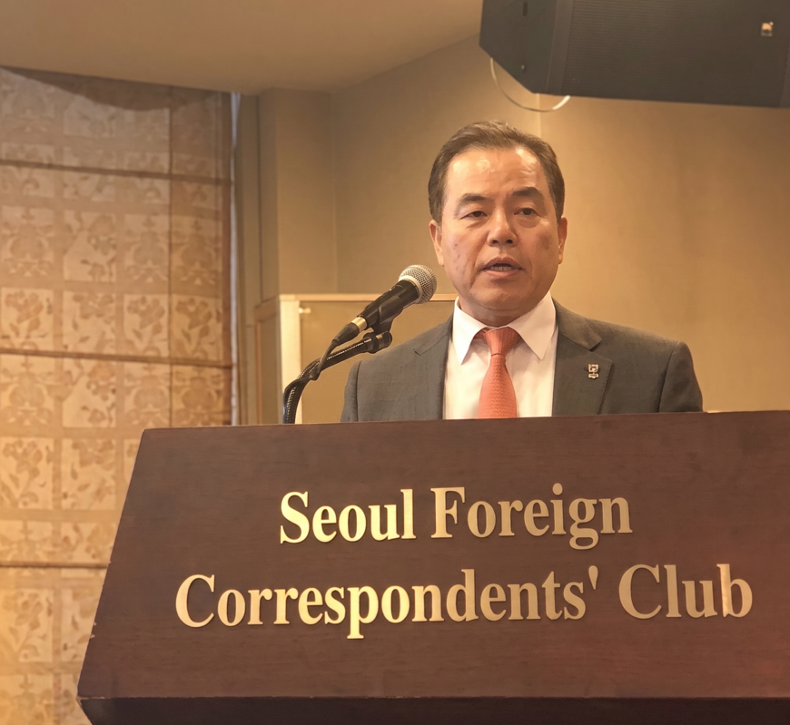강연 중인 신인균 수석컨설턴트